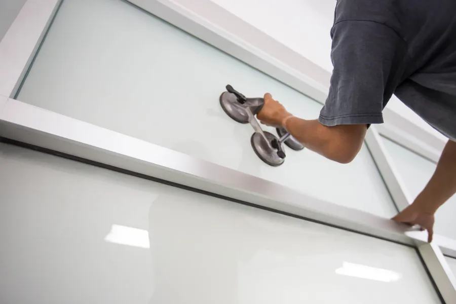 Choosing The Right Glass Replacement For Home Windows in Antioch, TN